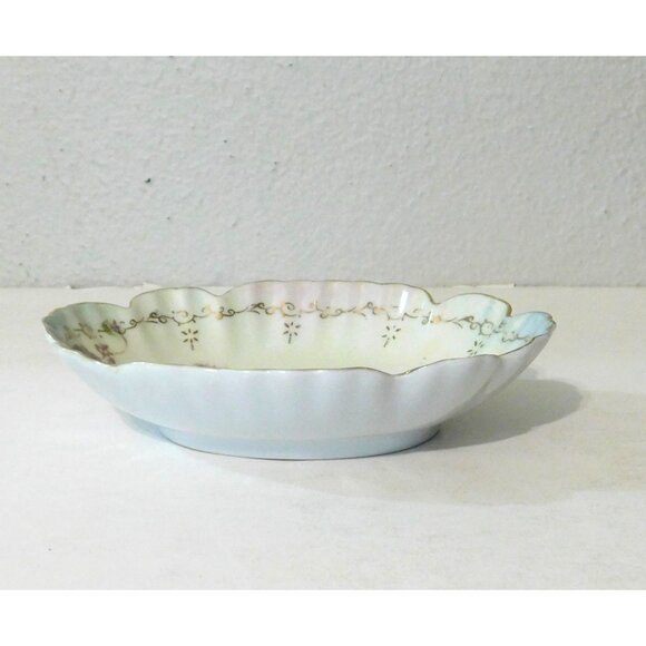 Royal Crown Chantilly Rose Porcelain Dish 1945 Hand Painted Floral Gold Trim - Picture 4 of 5